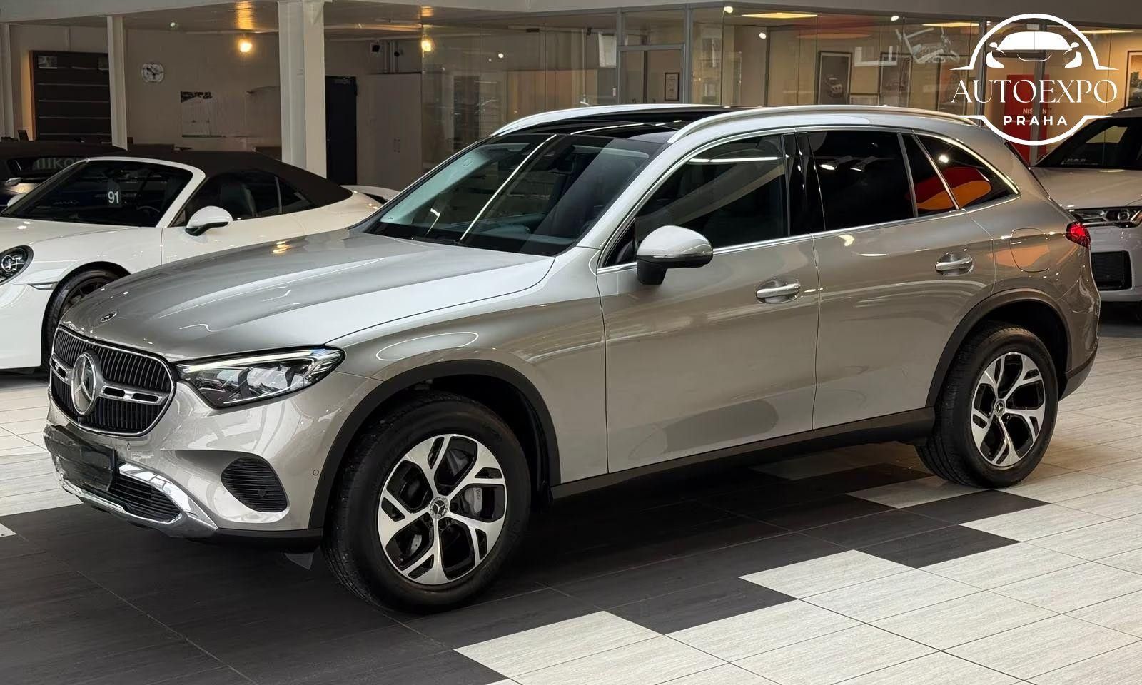 Mercedes-Benz GLC, 300e 4Matic Panorama*Distronic - fotka 2
