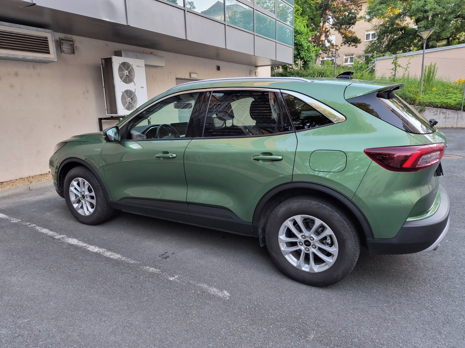 Ford Kuga, Titanium,  Aut. 137kW, záruka - fotka 4
