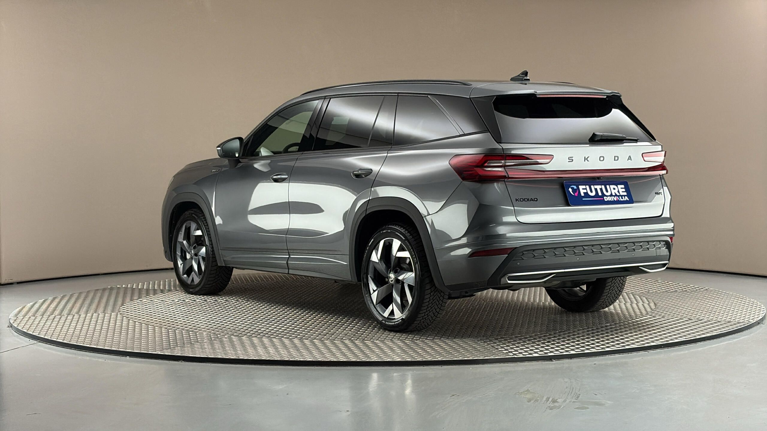 Škoda Kodiaq, 2.0 TDI DSG 4x4 Sportline - fotka 2