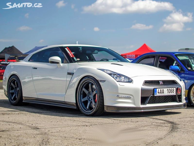 Nissan GT-R, BLACK EDITION 689PS DPH 15t.KM