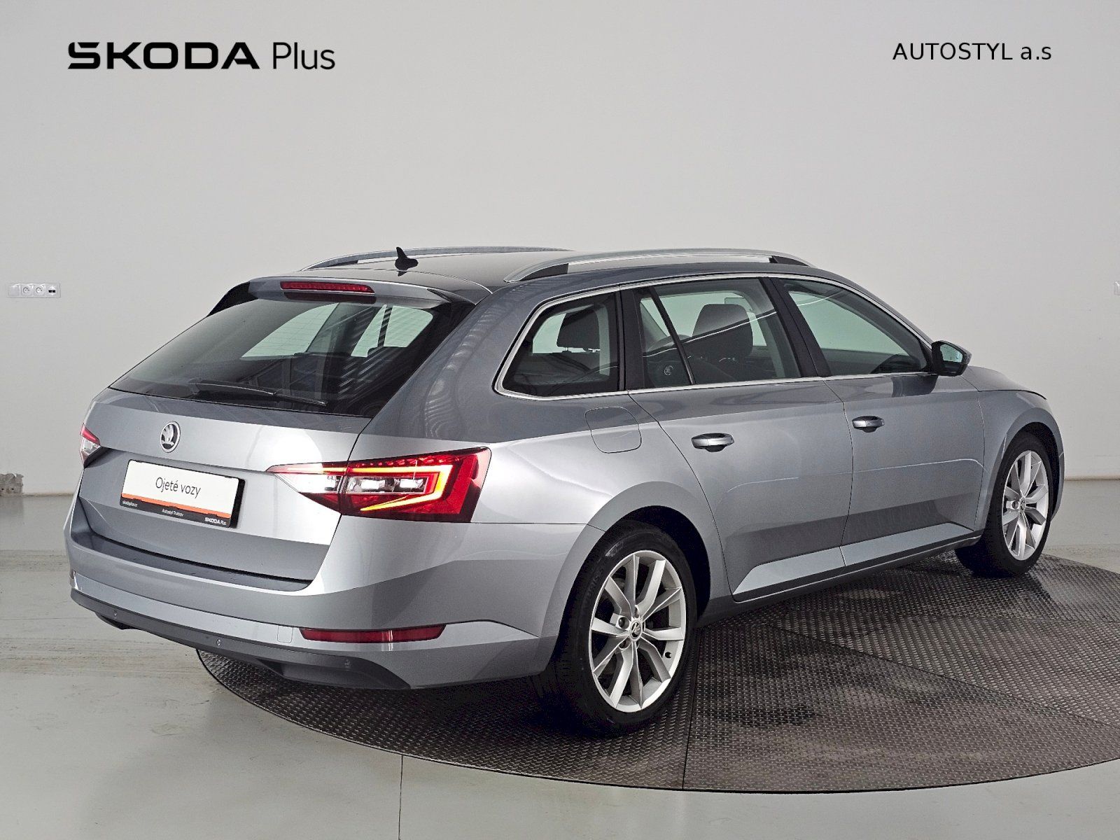 Škoda Superb, 2.0TDi 140kW DSG STYLE PLUS TA - fotka 2