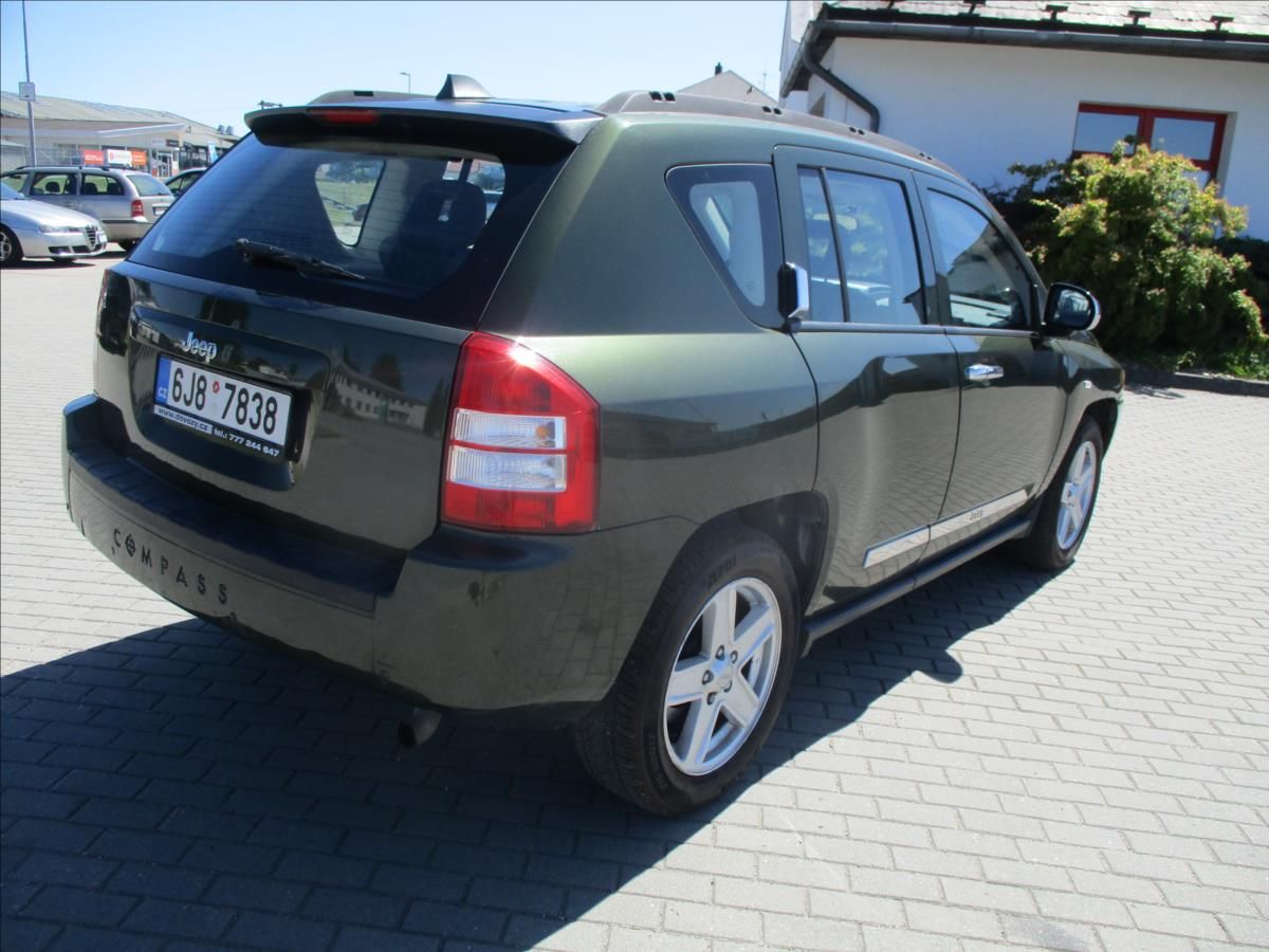 Jeep Compass, 2,0 CRD 103kw AWD Limited, bez - fotka 4