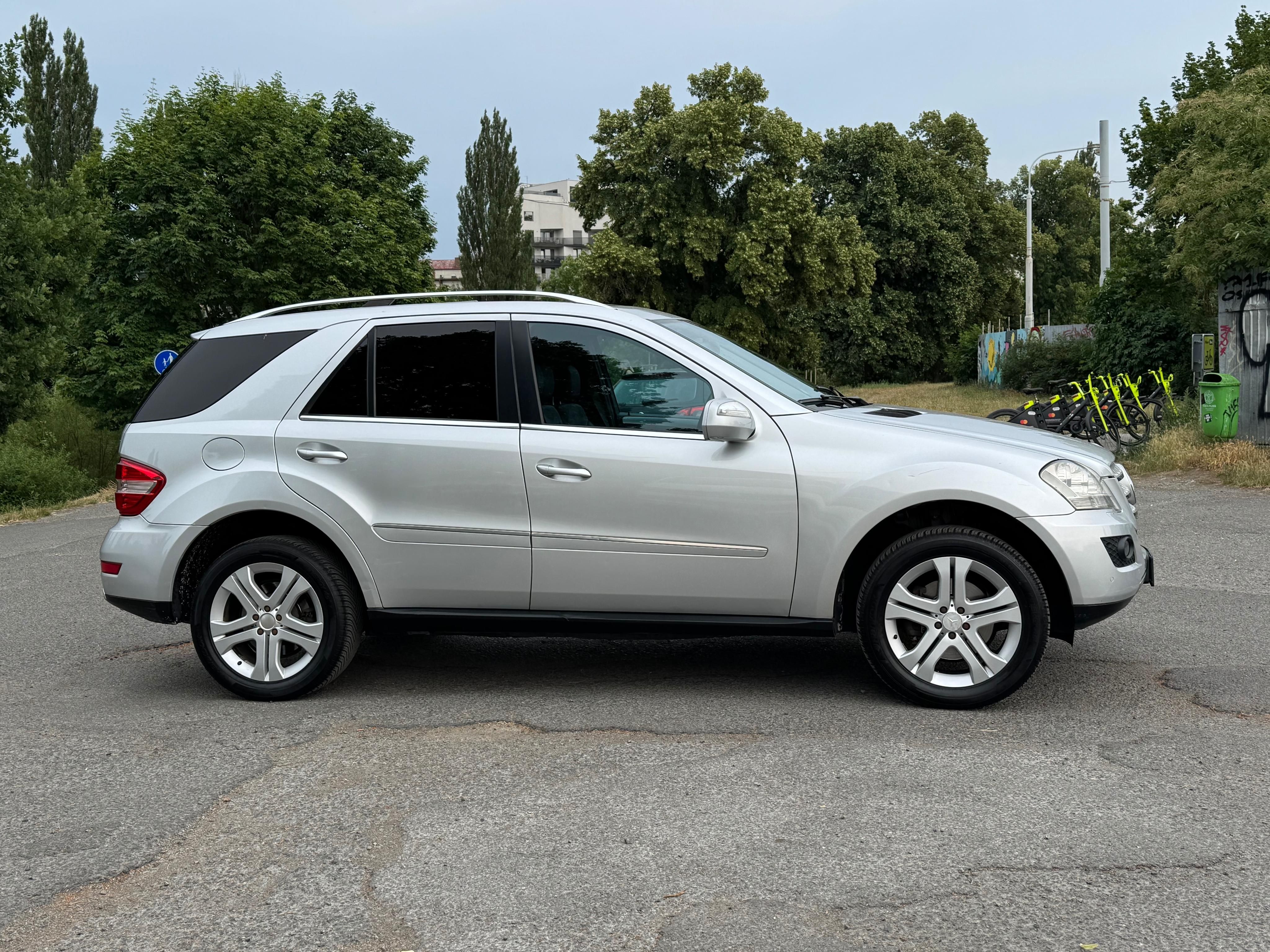 Mercedes-Benz ML, W164 ML320 CDI 4 Matic - fotka 5