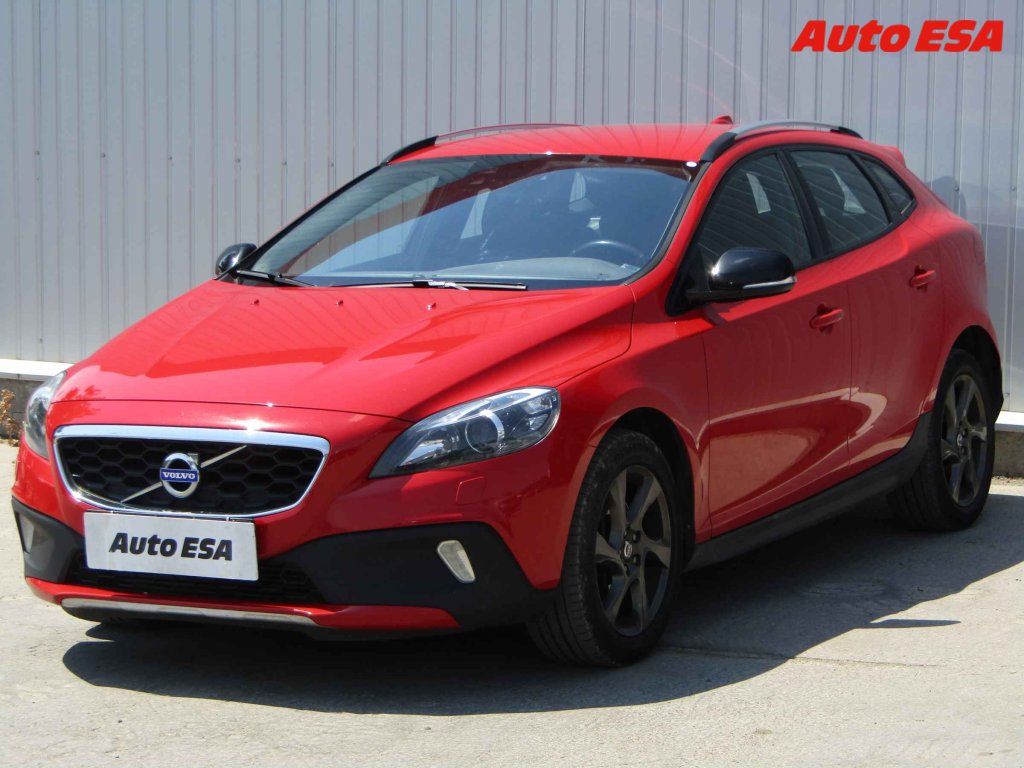 Volvo V40, 2.0 D,ČR - fotka 3