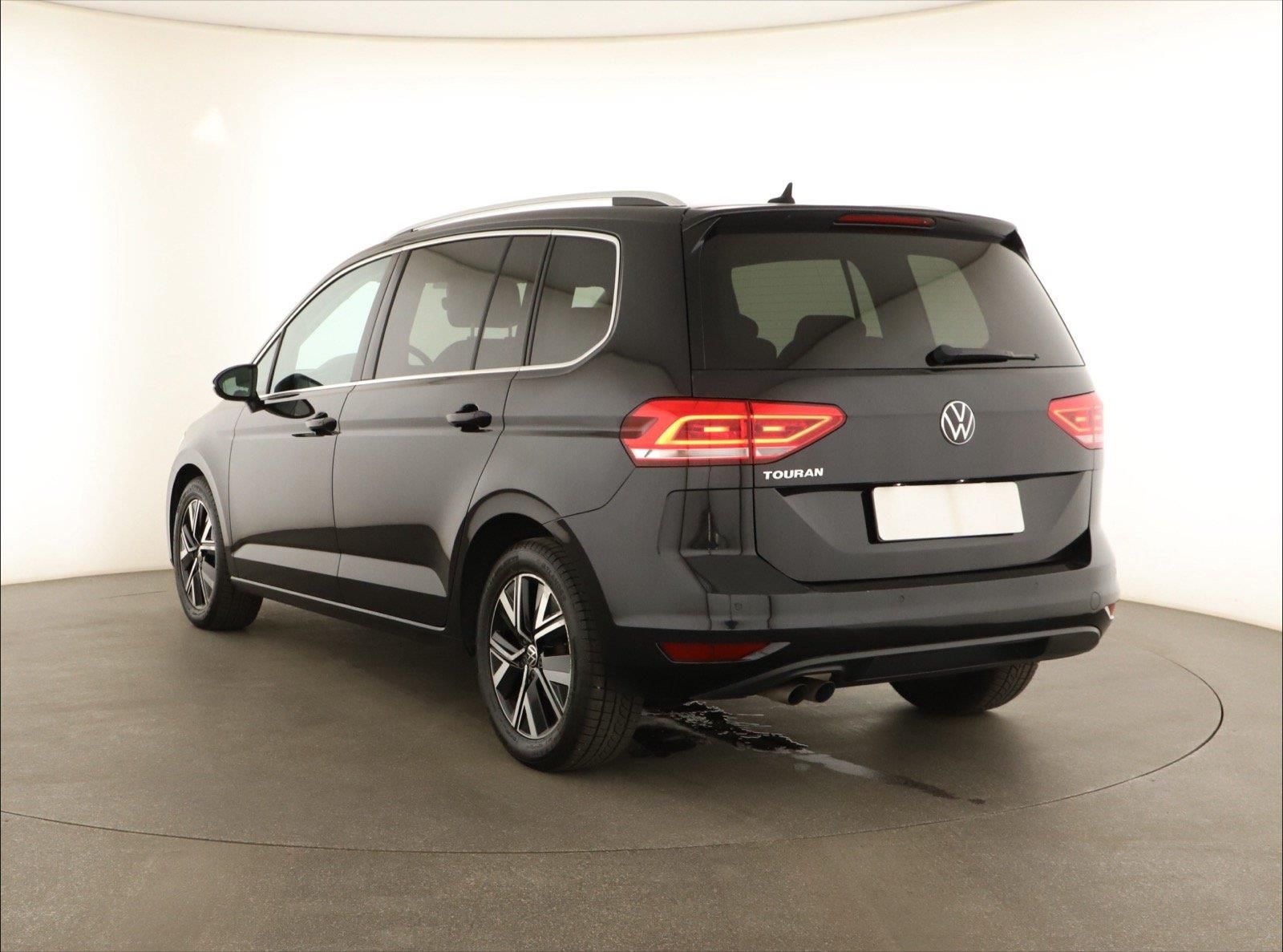 Volkswagen Touran, 2.0 TDI, Automat, 7 míst - fotka 4