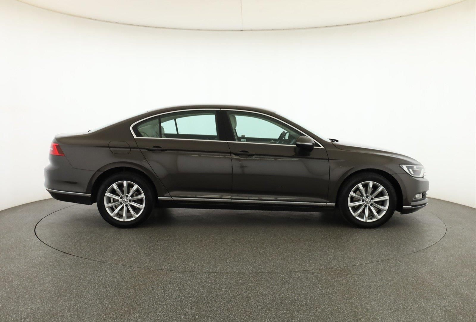 Volkswagen Passat, 2.0 TDI, Serv.kniha, Kůže - fotka 6