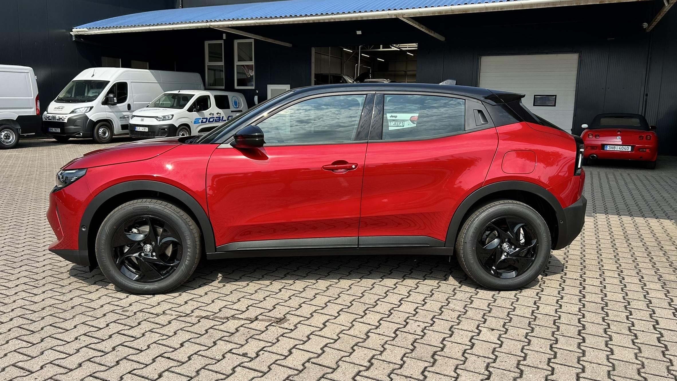 Alfa Romeo Junior, 1.2T 145k Ibrida - fotka 4