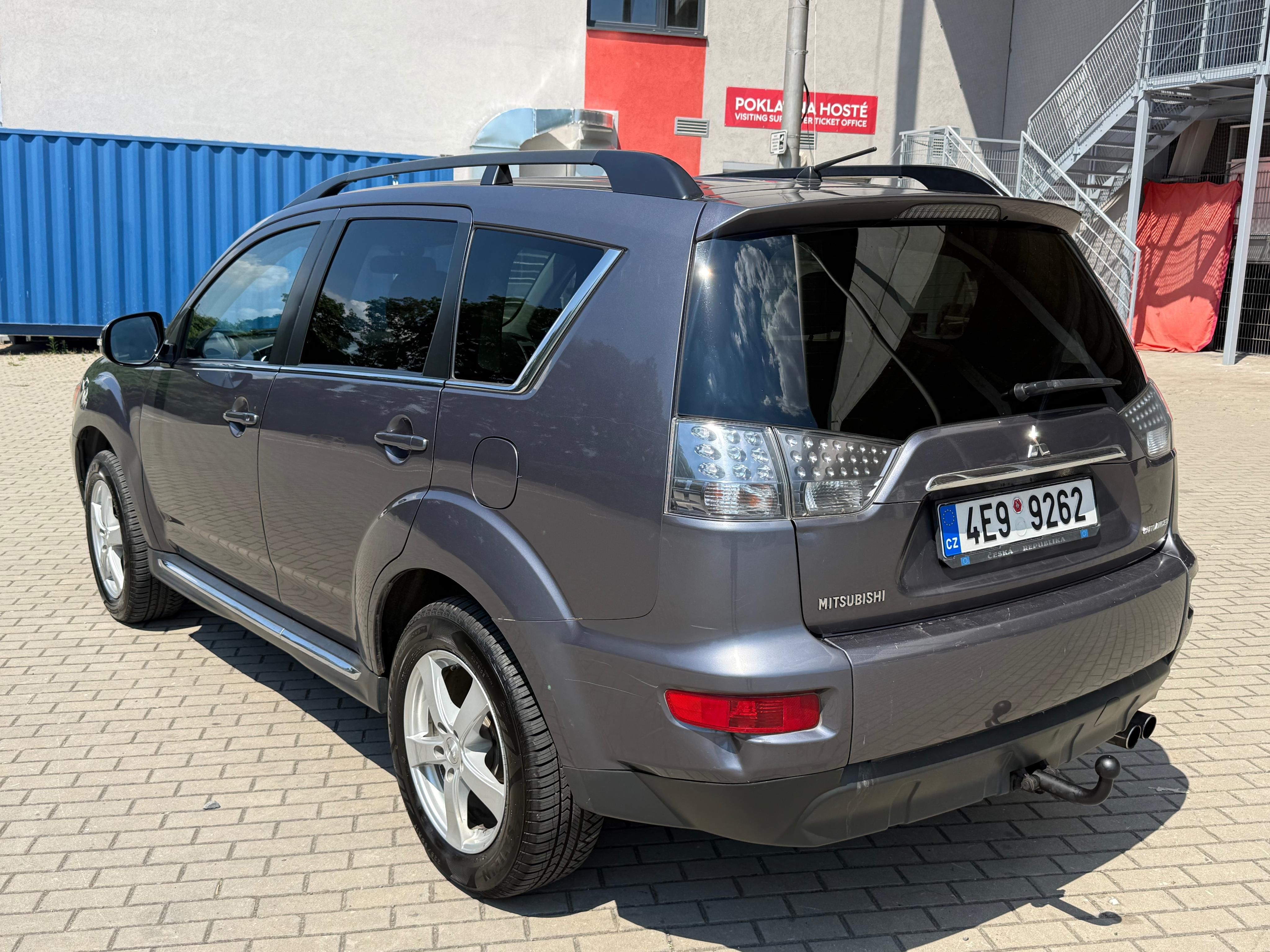 Mitsubishi Outlander, 2.2 DI-D, 130kw 4x4 - fotka 3