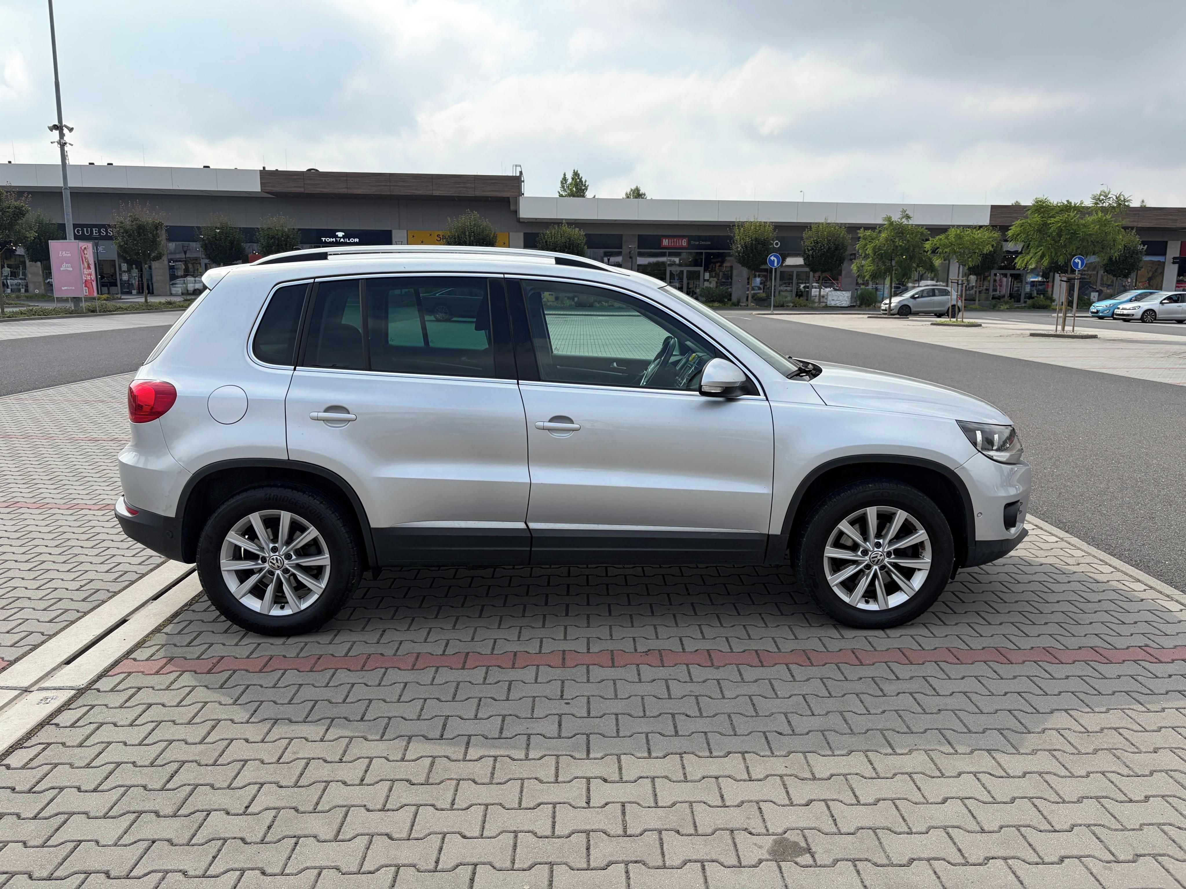 Volkswagen Tiguan, 2.0 TDi DSG 4x4 TOP VÝBAVA - fotka 2