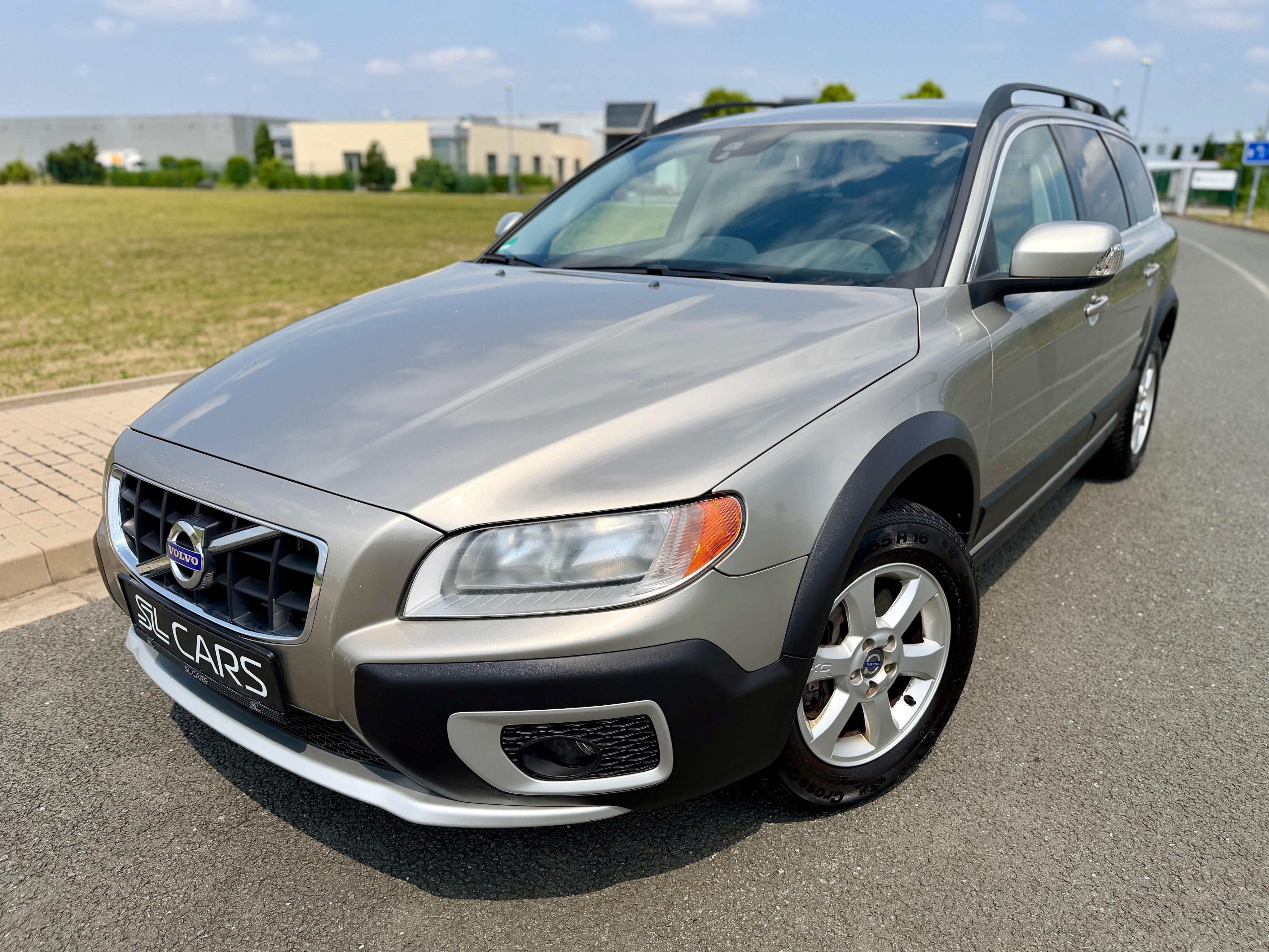 Volvo XC70, 2.4 D4 4X4 MANUAL SERVISKA