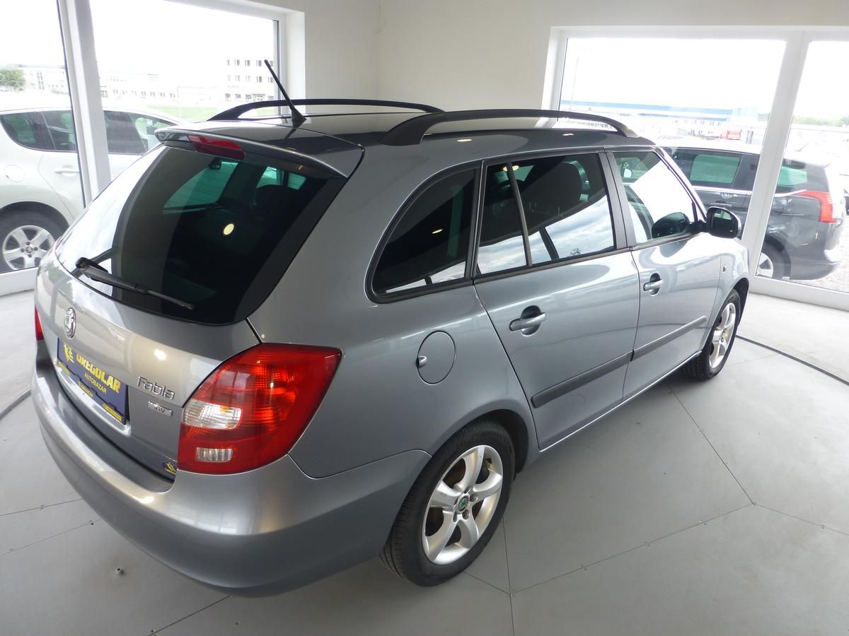 Škoda Fabia, 1,2TSI**ALU KOLA**KLIMATIZACE* - fotka 5
