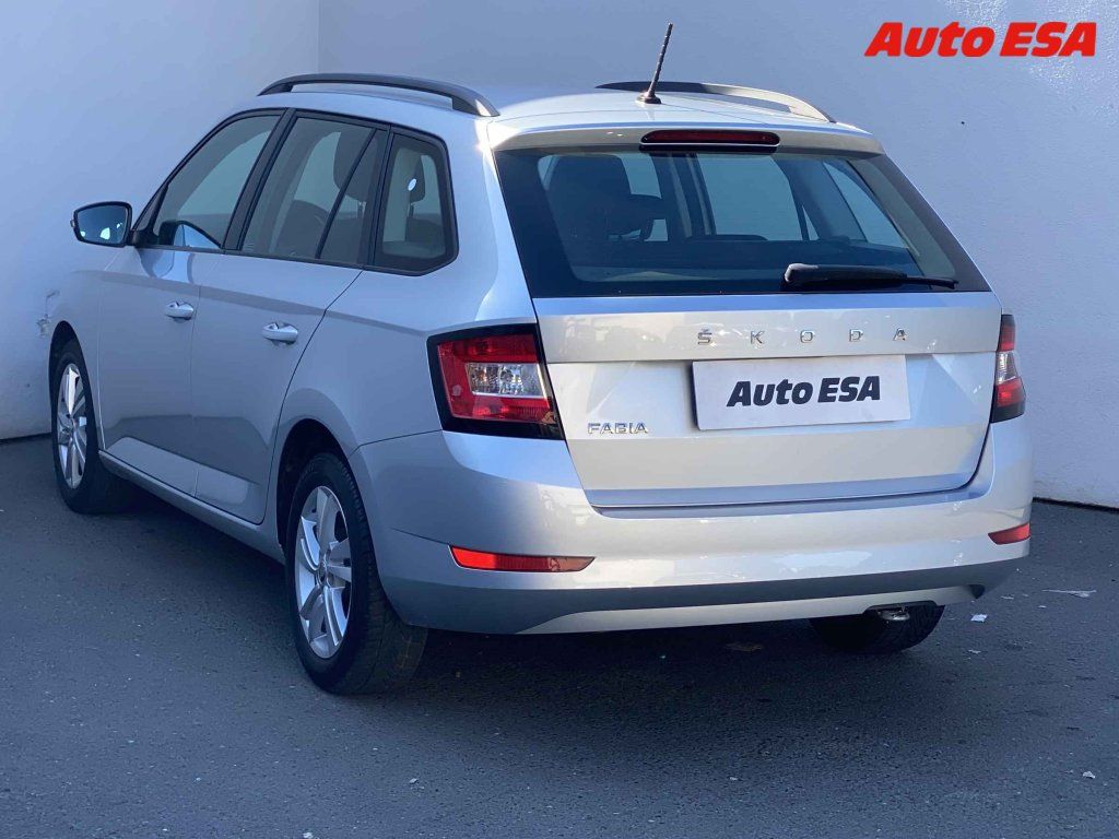 Škoda Fabia, 1.4 TSi R5,DSG,navi,kamera - fotka 6