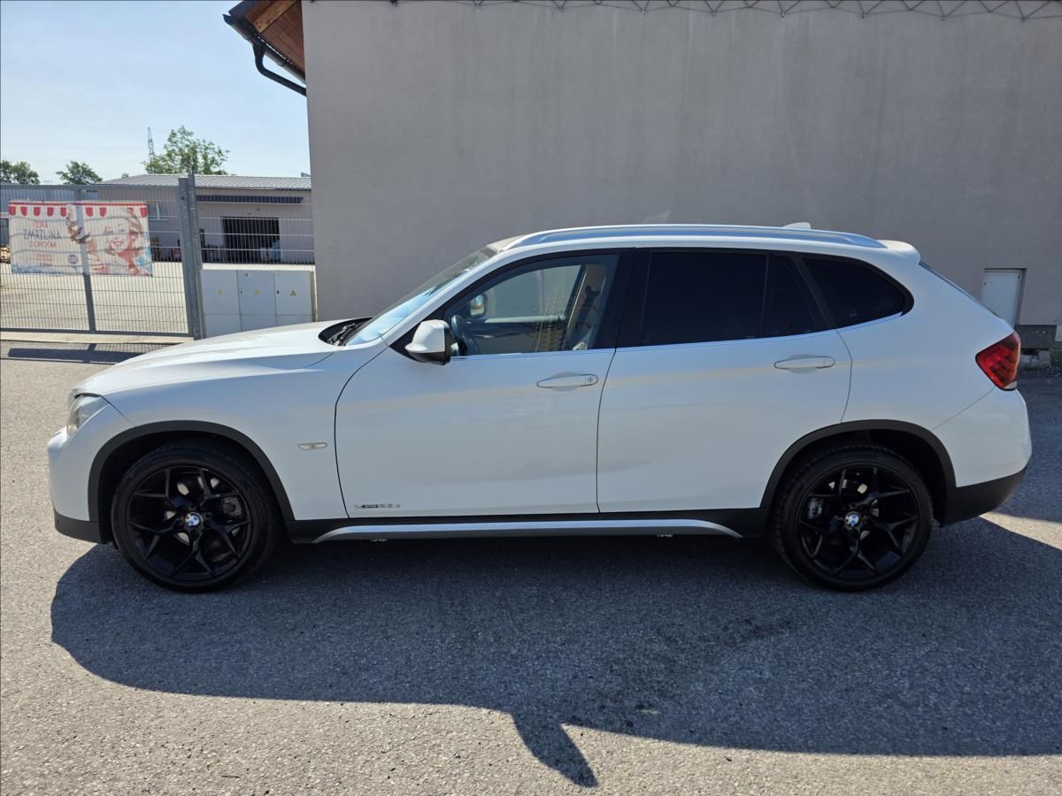 BMW X1, 2,0 23D 150KW X-DRIVE AUTOMAT - fotka 3