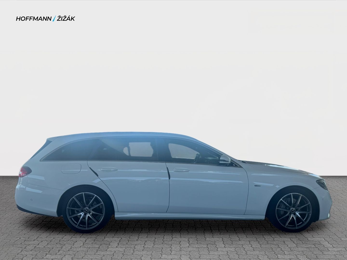 Mercedes-Benz Třídy E, 300d - fotka 4