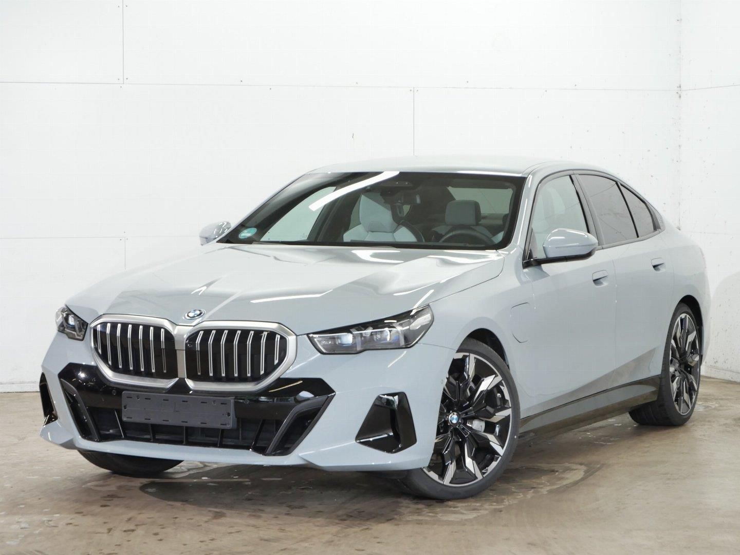 BMW Řada 5, 550e xDrive