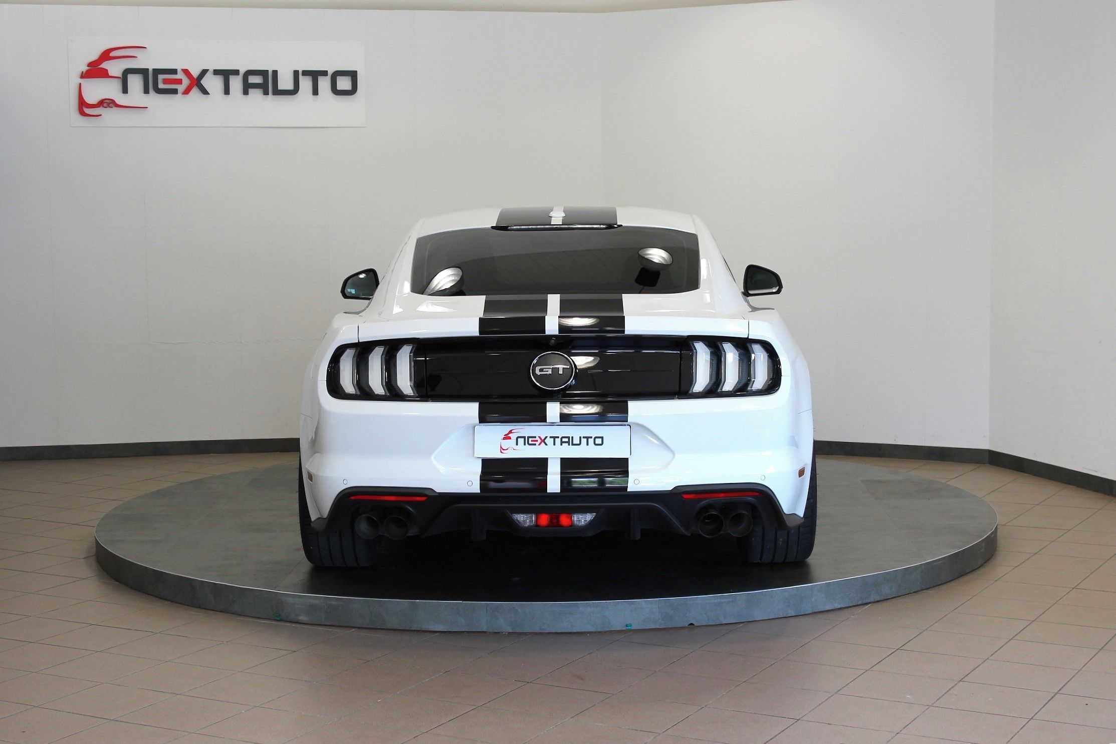 Ford Mustang, GT 5.0 V8 331kW FASTBACK, EU - fotka 4