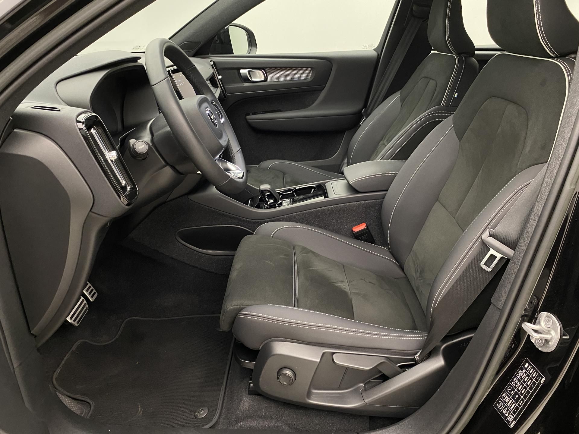Volvo XC40, PURE ELECTRIC RECHARGE PLUS - fotka 3