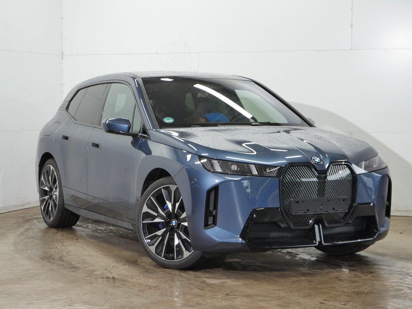 BMW iX, iX60 xDrive Tažné Vzduch - fotka 2