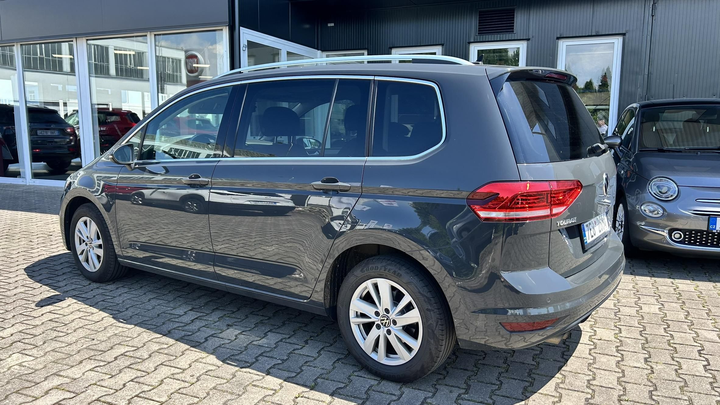 Volkswagen Touran, 2.0TDI DSG - fotka 4