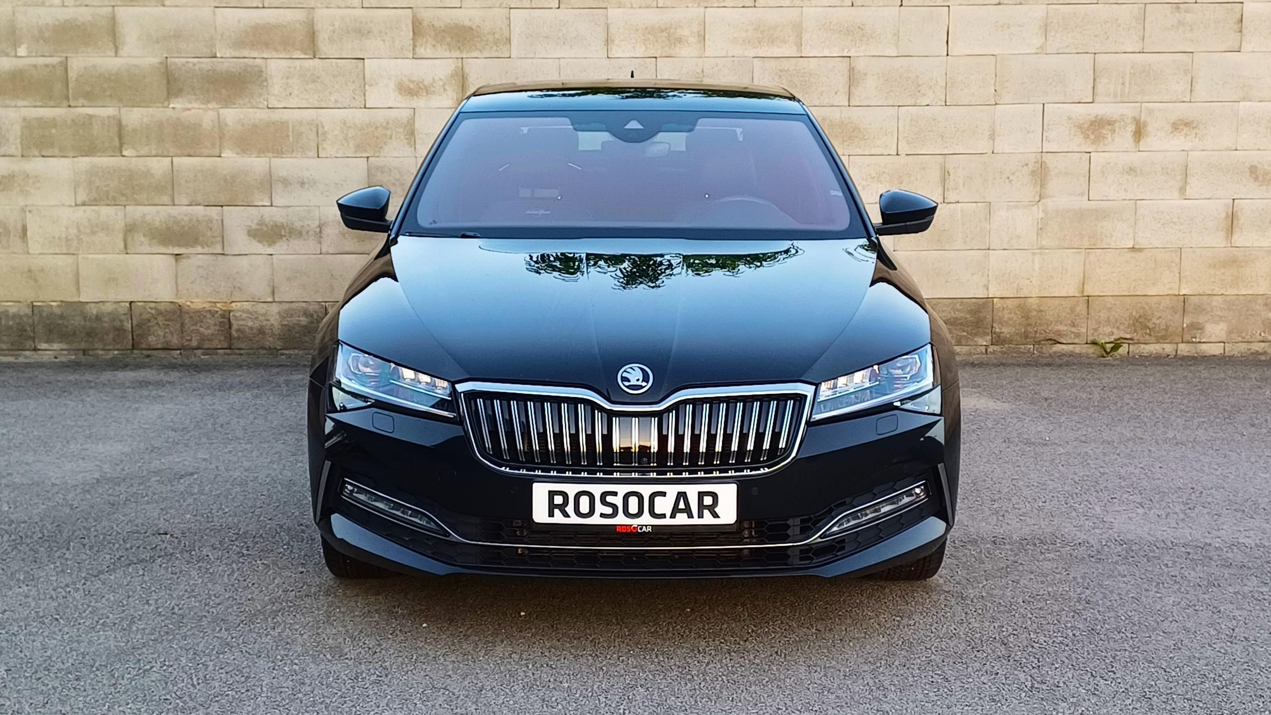 Škoda Superb, 206kW 4x4 L&K-TZ-1.maj-ČR-DPH - fotka 2