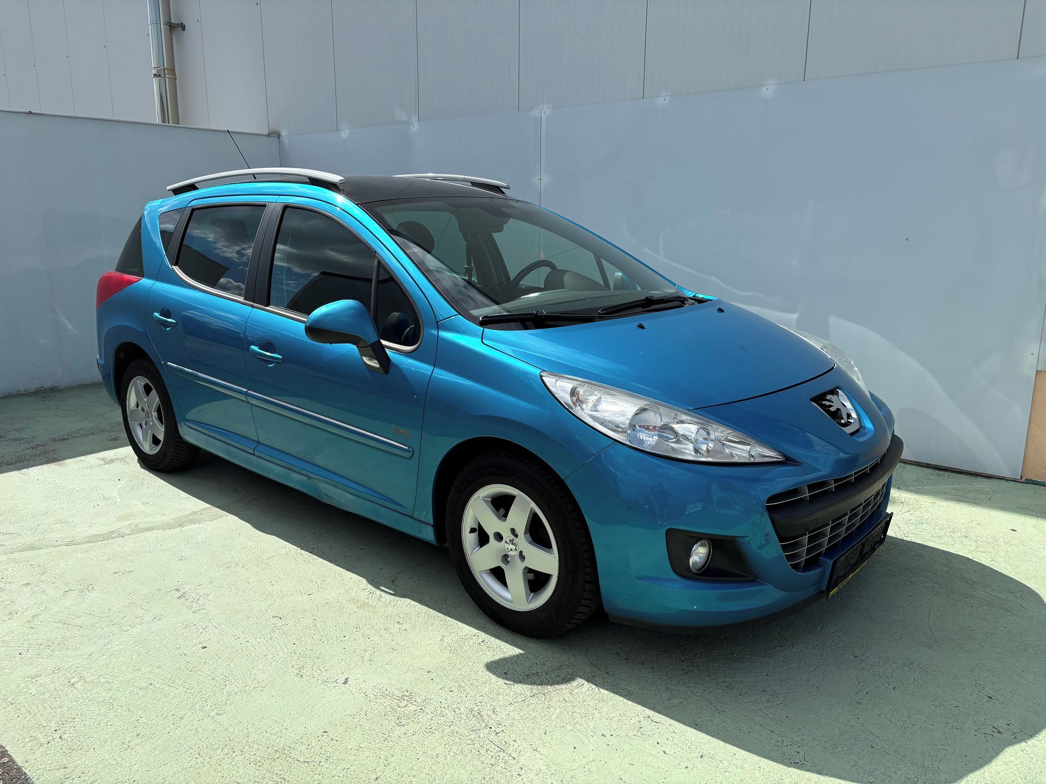 Peugeot 207, 1.4VTi, 70kW, Klima, Výhřevy