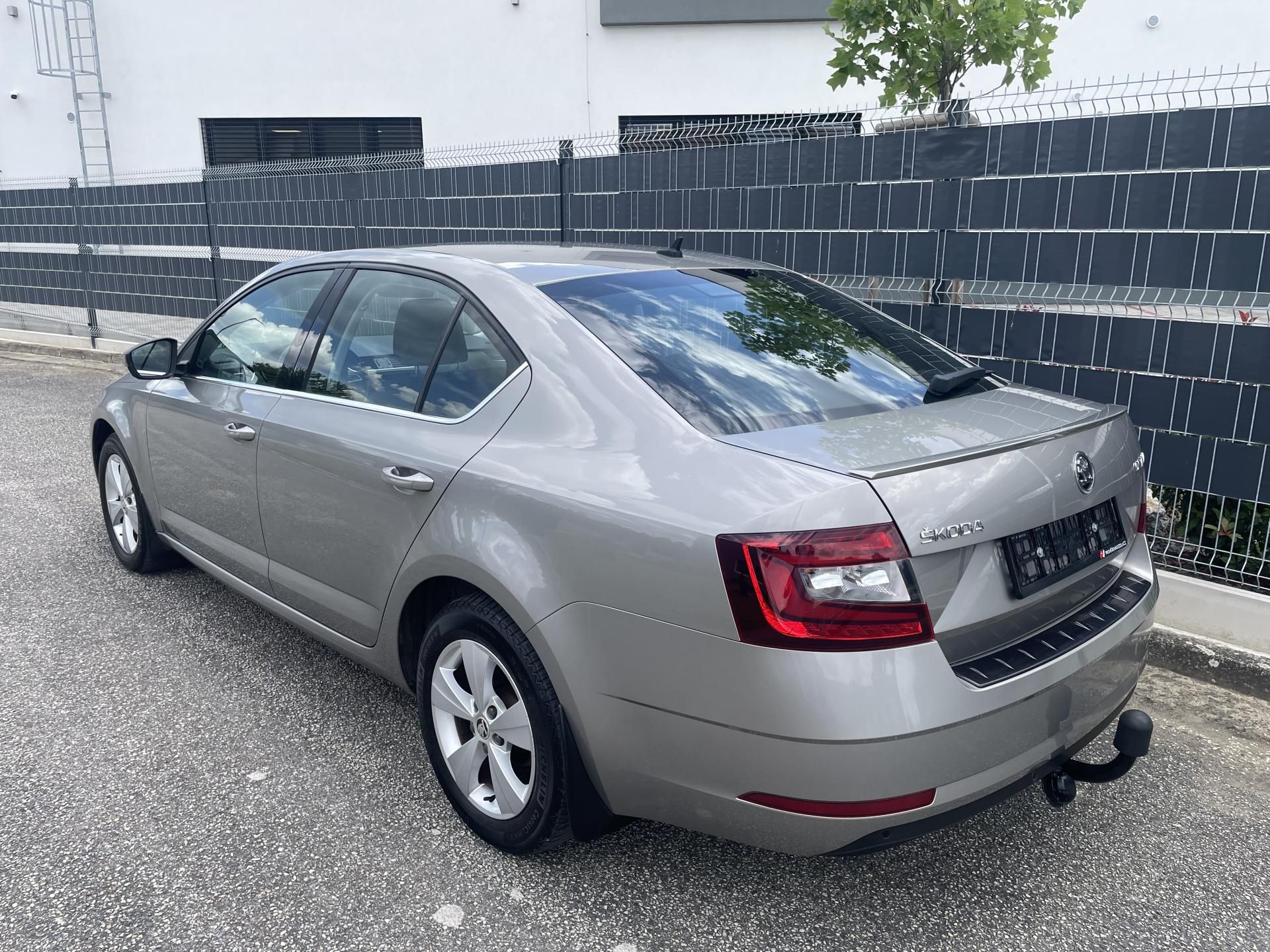 Škoda Octavia, 1.5 TSI 110 kW DSG AMBITION - fotka 3