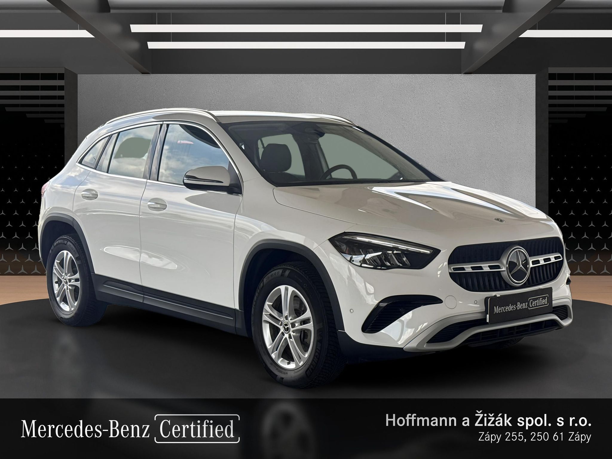 Mercedes-Benz GLA, 220 4MATIC - fotka 3