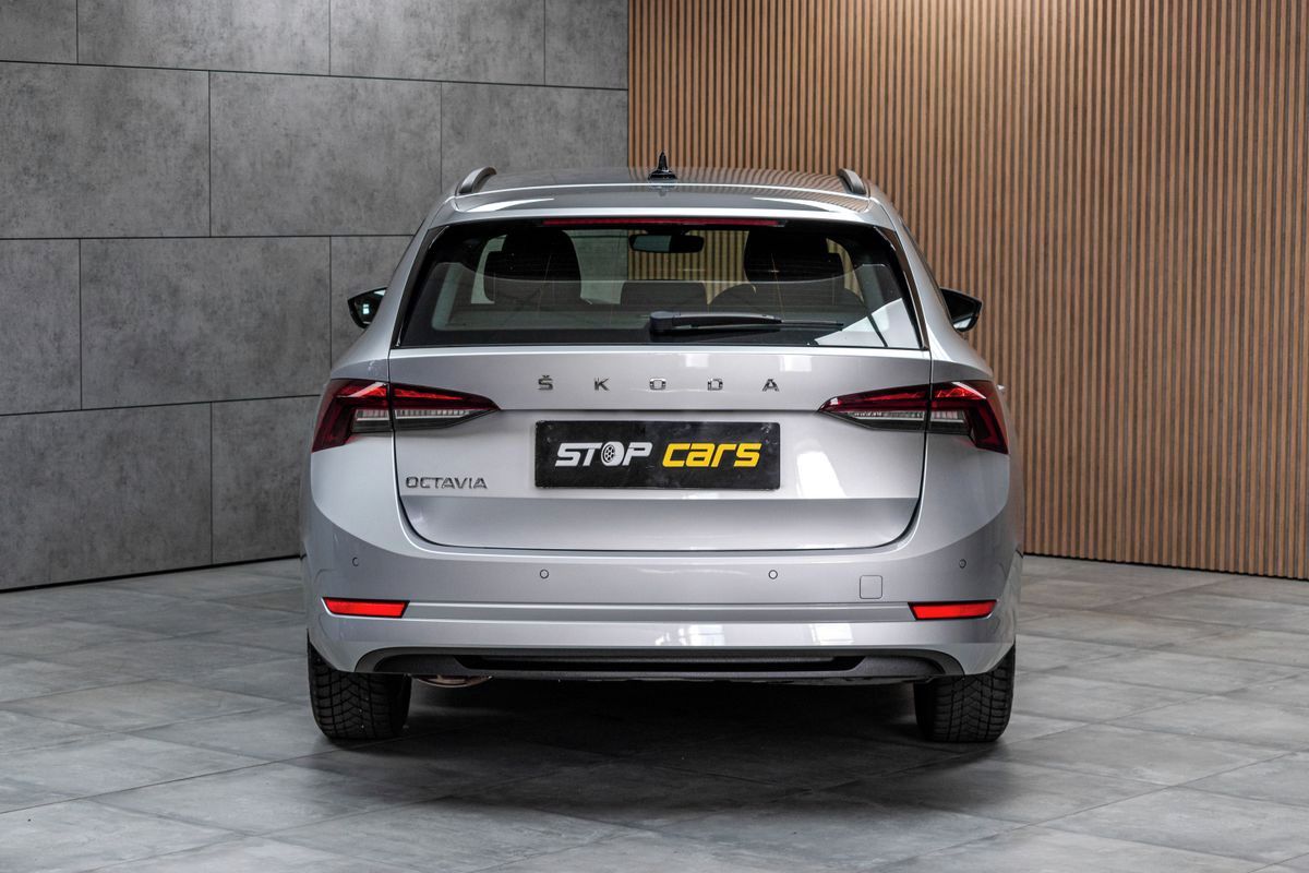Škoda Octavia, 2.0 TDI DSG*ACC*BLIS*CARPLAY* - fotka 5