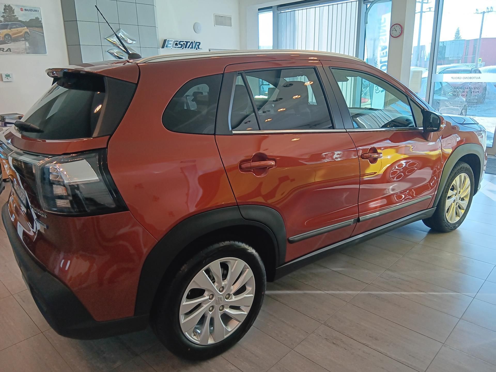 Suzuki S-Cross, PREMIUM 1.4  HYBRID M/T 4x2 - fotka 2