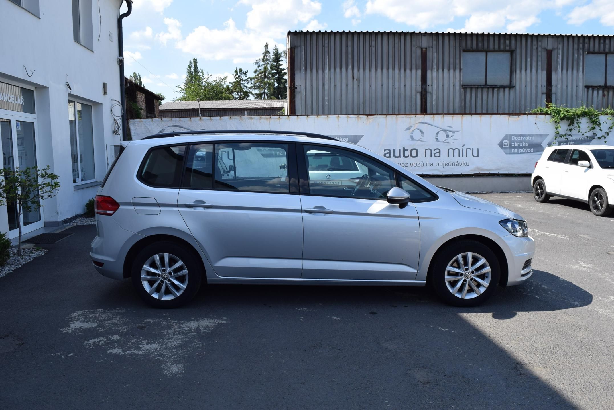 Volkswagen Touran, 1.5TSI 110kw CLBMT 7MÍST TAŽNÉ - fotka 6