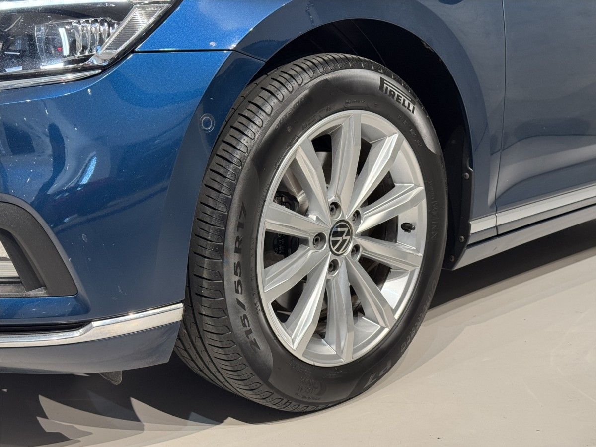 Volkswagen Passat, 2,0 TSi  DSG Elegance Virtual - fotka 6
