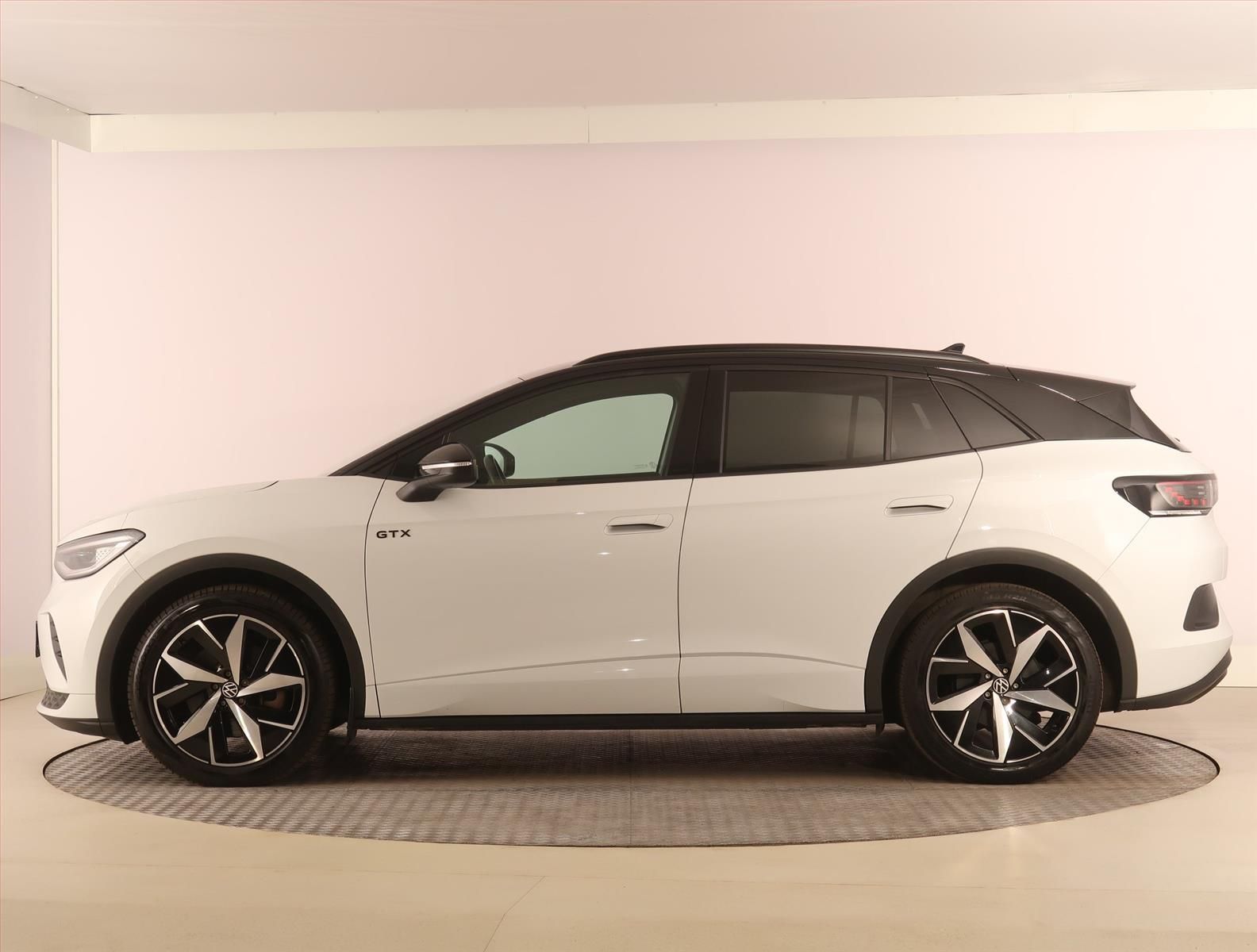 Volkswagen ID.4, GTX (82 kWh), SoH 92%, 4X4 - fotka 3