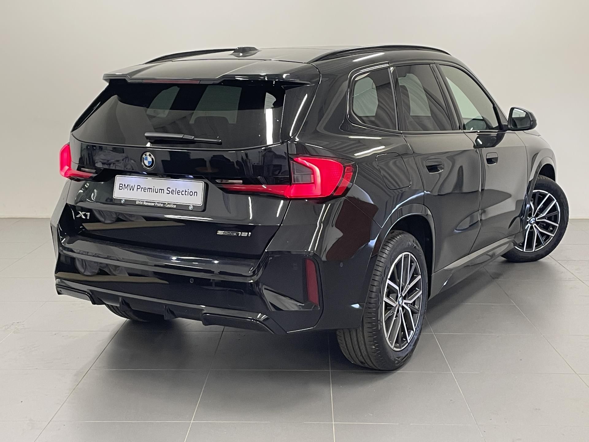 BMW X1, X1 sDrive18i Mpaket - fotka 2