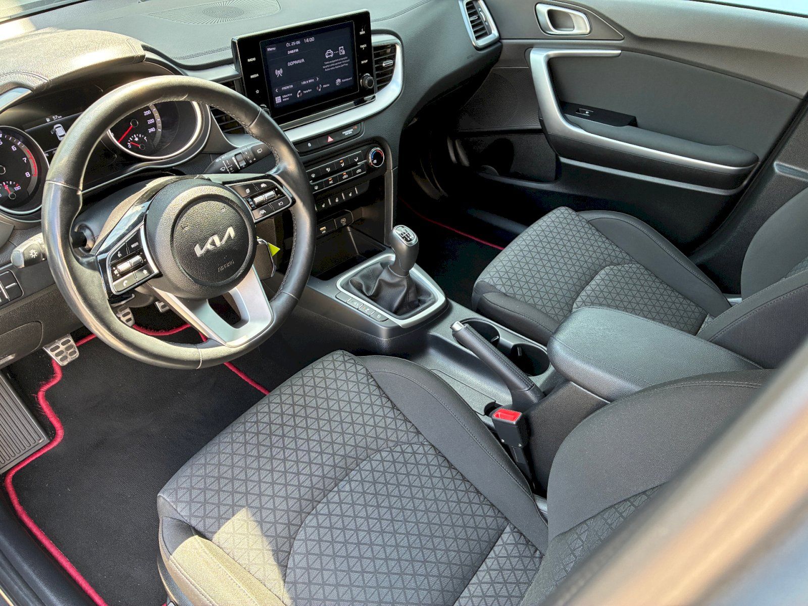 Kia Cee´d, 1,5 T-GDI / 117 kW Spin - fotka 5