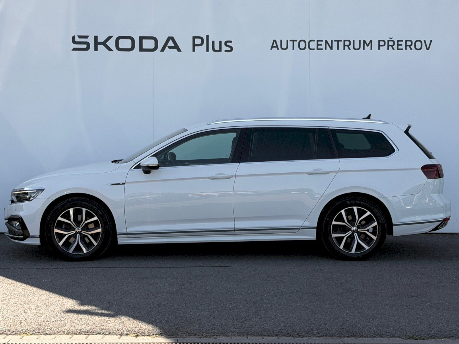 Volkswagen Passat, 2.0 TDI 110kW R-LINE - fotka 3