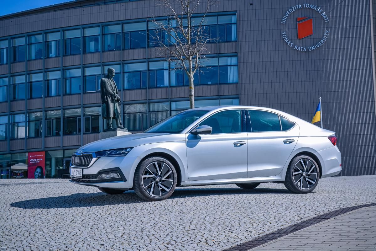 Škoda Octavia, Style Plus Navigace 18 kola ČR - fotka 5