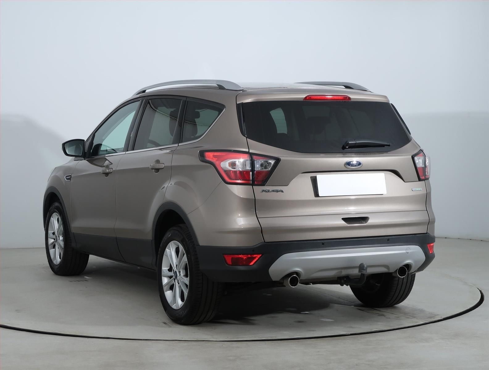 Ford Kuga, 1.5 EcoBoost, ČR,1.maj - fotka 4