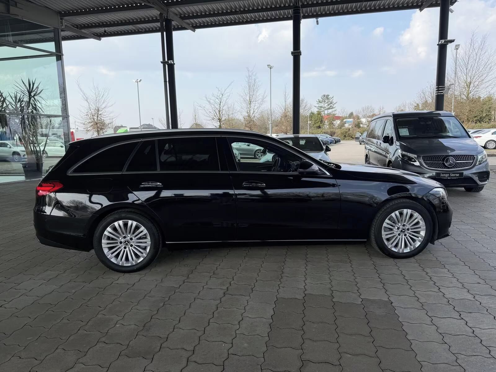 Mercedes-Benz Třídy C, 220 d 4M T-Modell*Navi*Led* - fotka 5