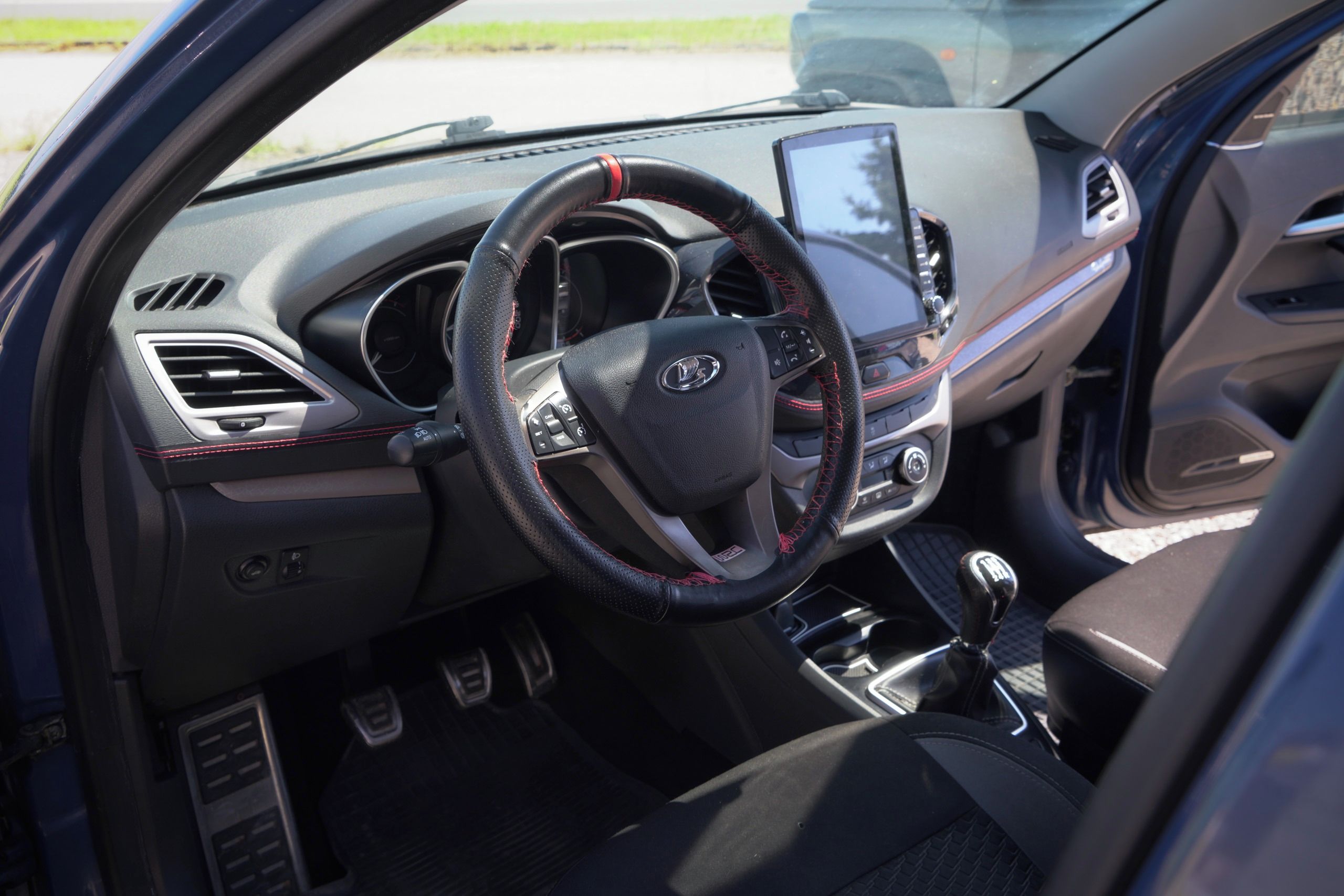 Lada Vesta, Luxe 1.6  16V / 78kW - fotka 2