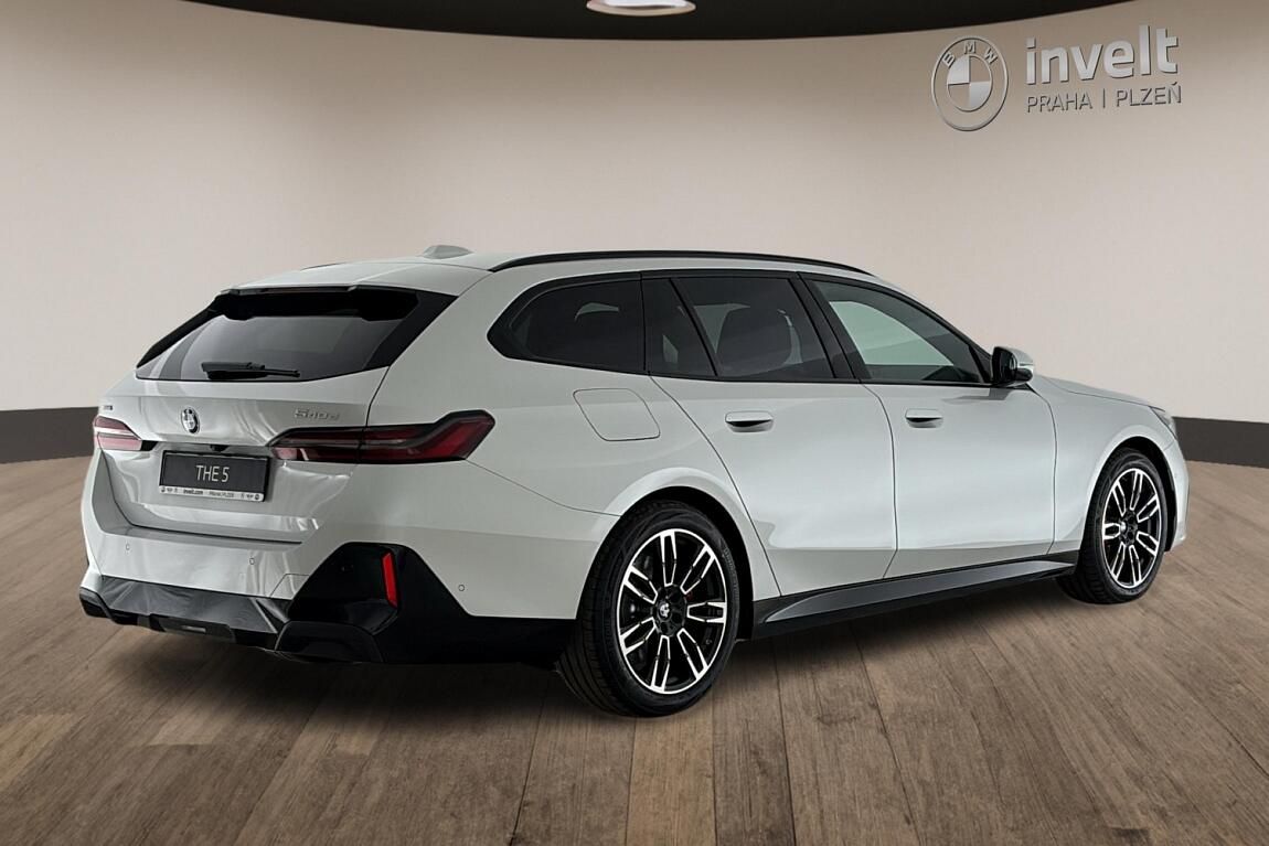 BMW Řada 5, 540d xDrive Touring - fotka 3