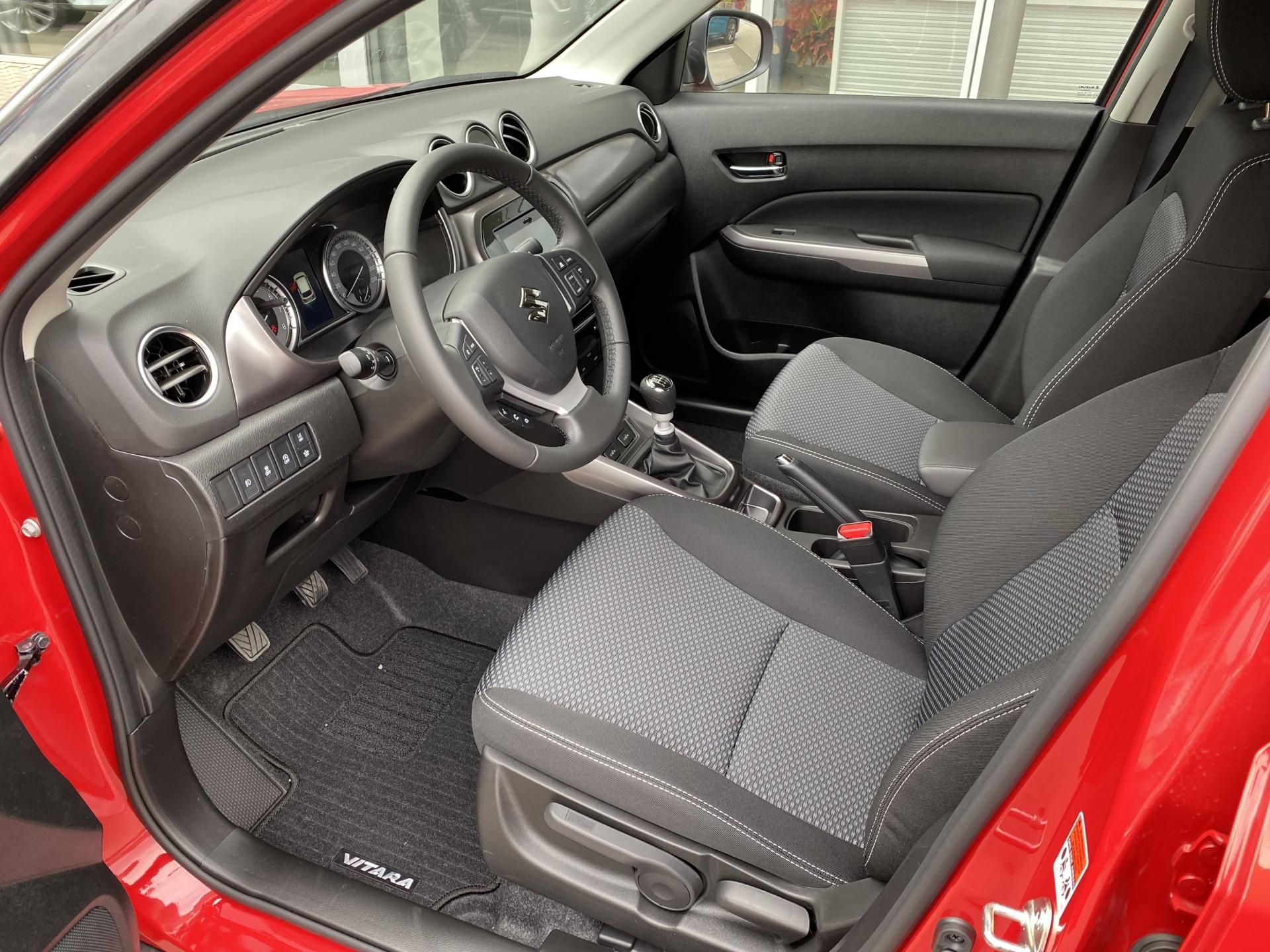 Suzuki Vitara, 1,4 Premium Hybrid - fotka 4
