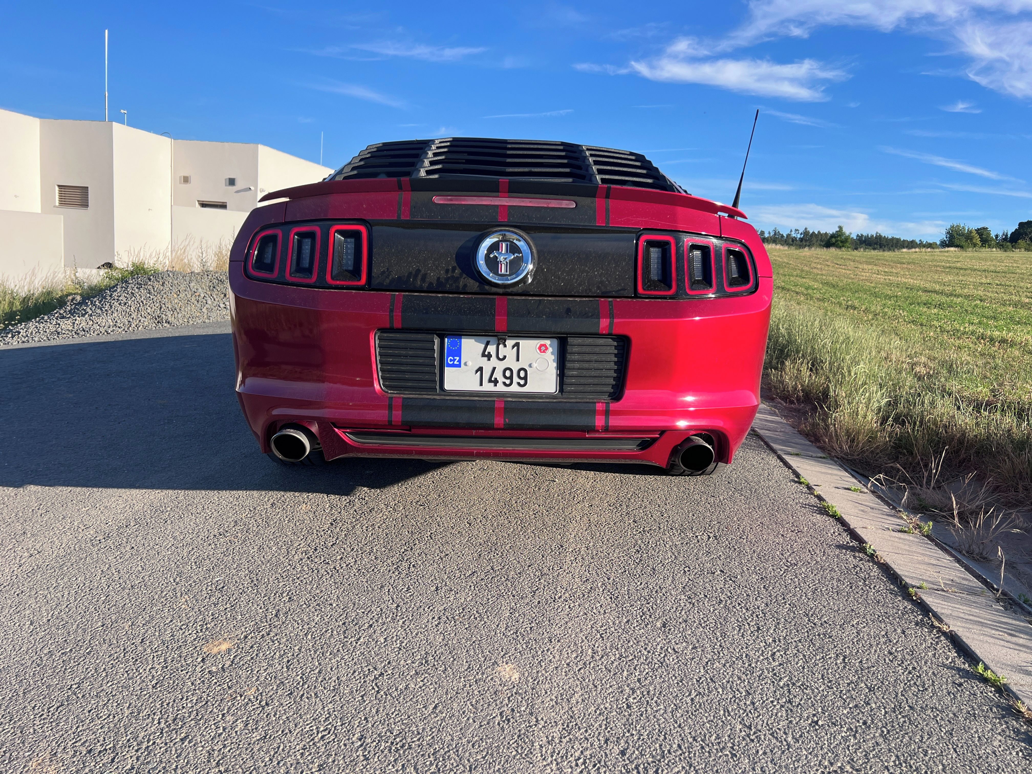 Ford Mustang, 3.7 V6, 227 kW, A - fotka 6