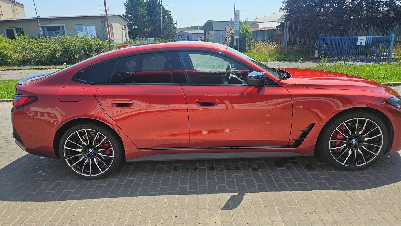 BMW i4, M50 xDrive SoH 98,3% M Sport - fotka 6