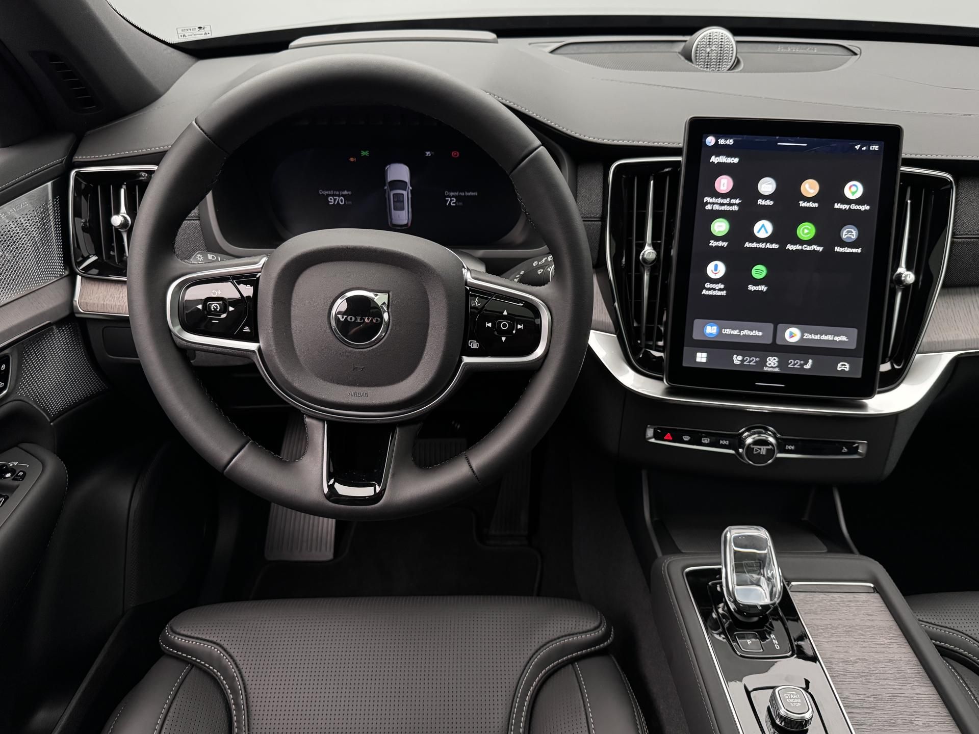 Volvo XC90, T8 AWD RECHARGE DARK PLUS 7m - fotka 4