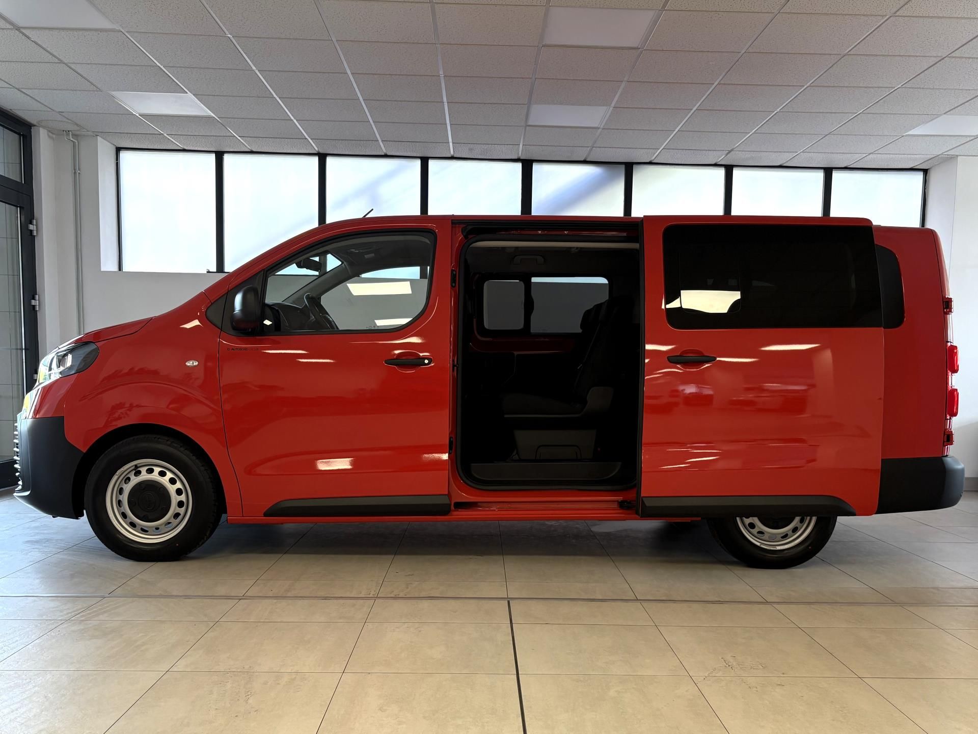 Toyota Proace Verso, 2.0 L Diesel, Combi 9S, 6,st p - fotka 4