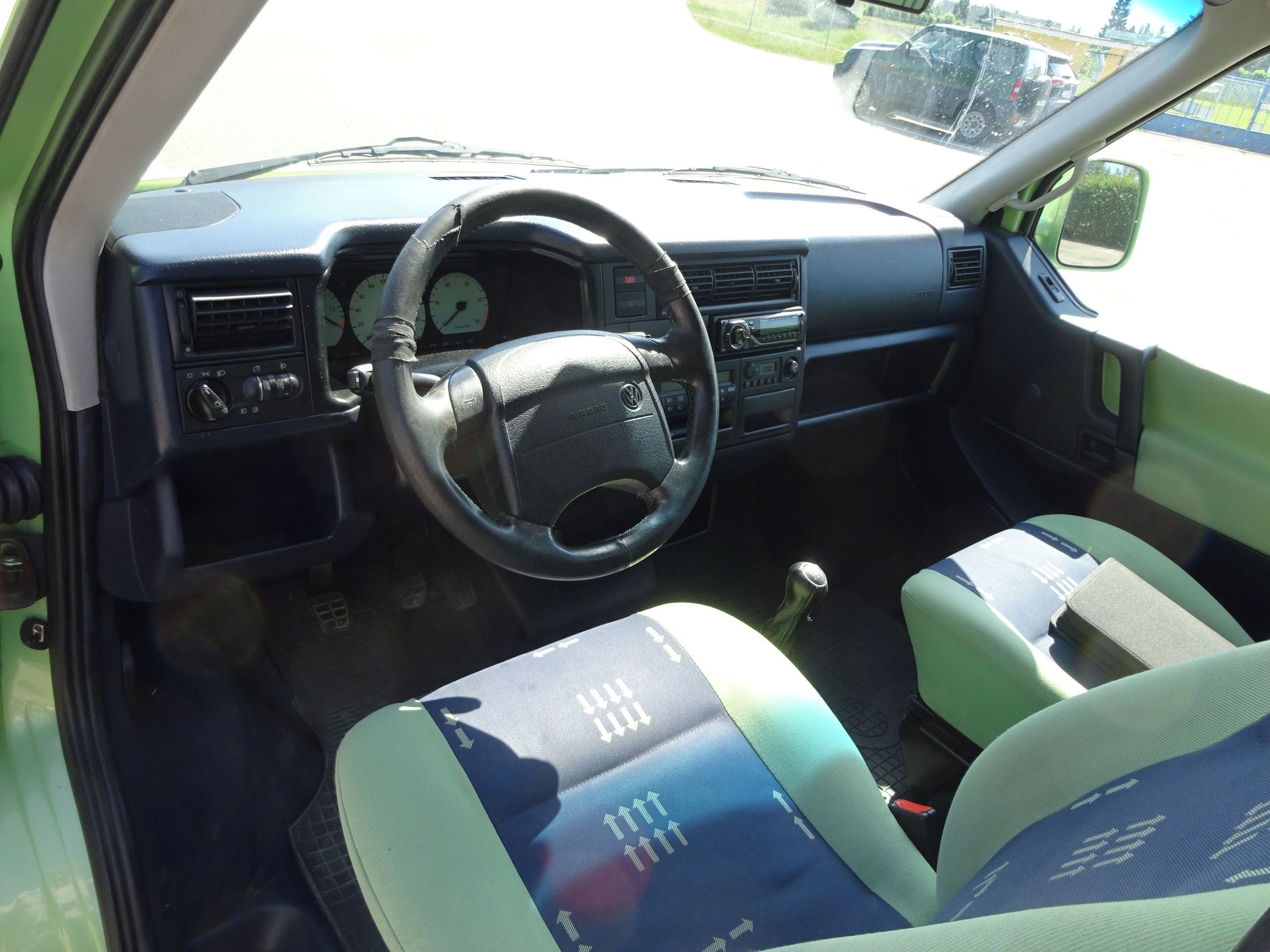 Volkswagen Multivan, 2.5 TDI (75 KW)  7 mist - fotka 5