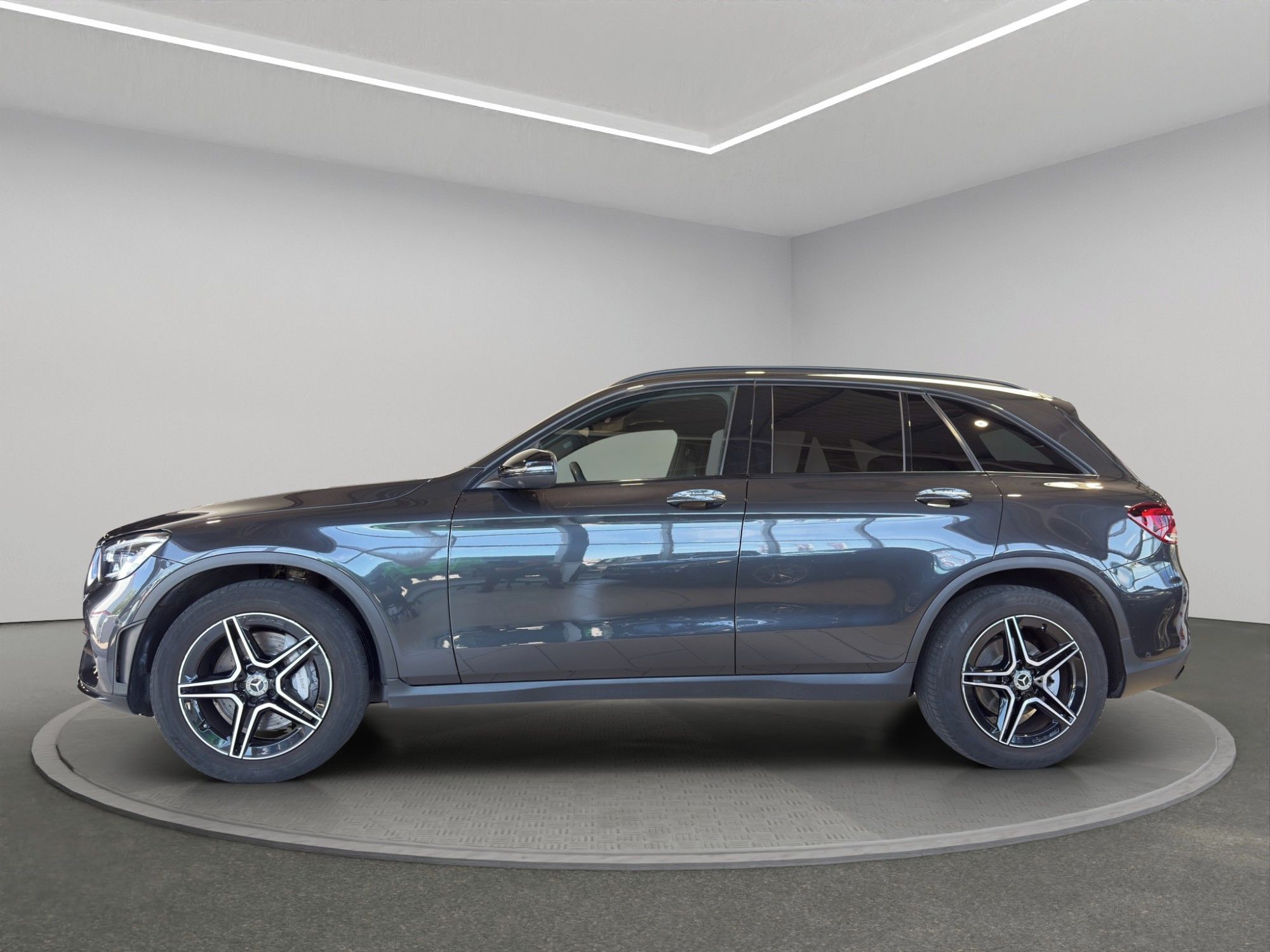 Mercedes-Benz GLC, 300 4MATIC - fotka 4