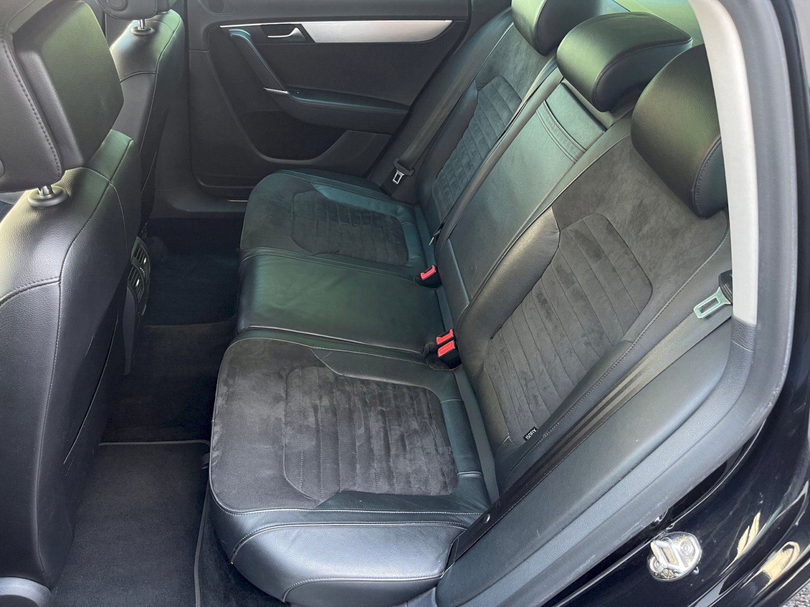 Volkswagen Passat, Variant DSG 2.0 TDi / 103 kW H - fotka 6