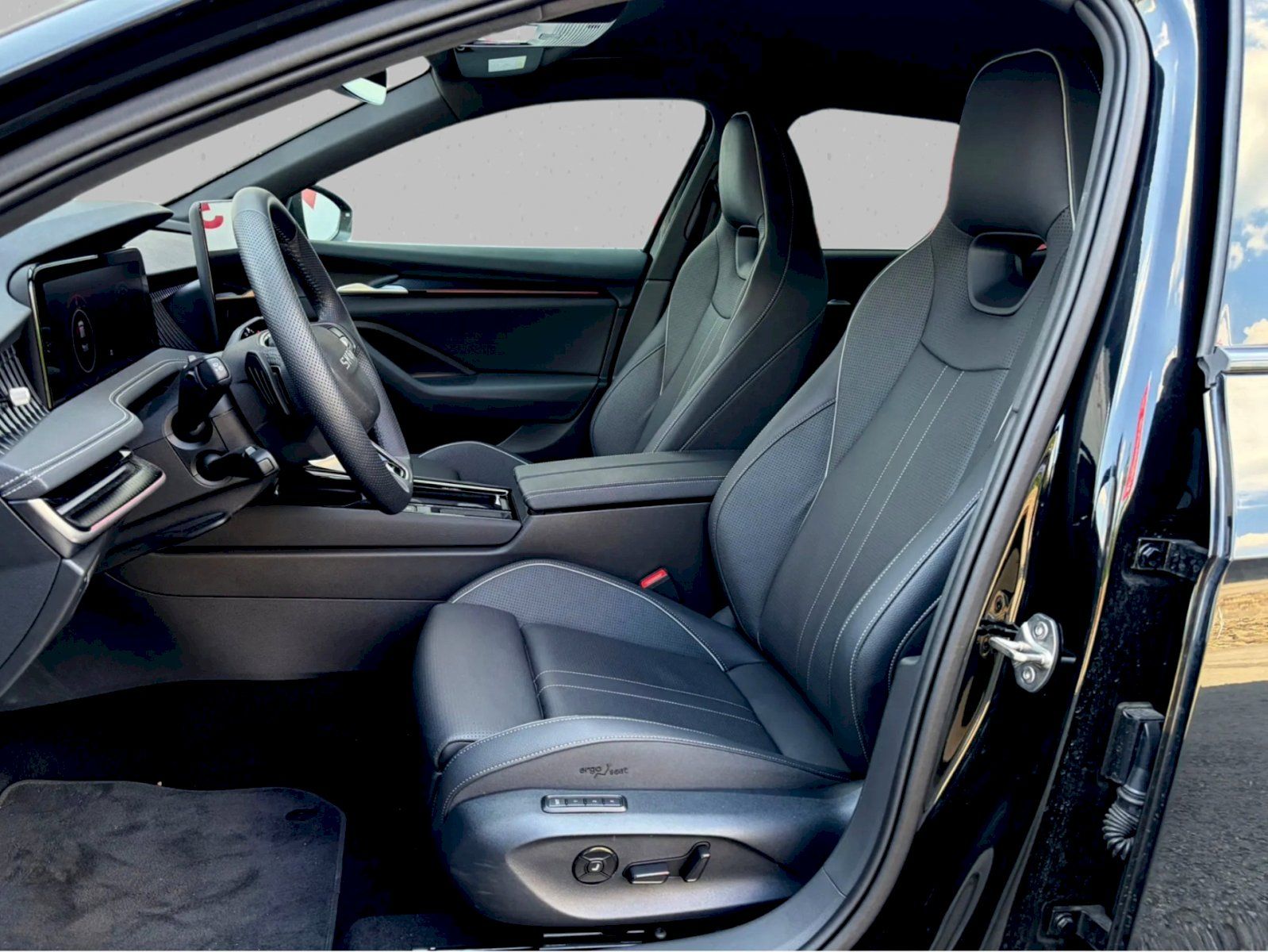 Škoda Superb, TSI iV 150kW DSG SportLine - fotka 6
