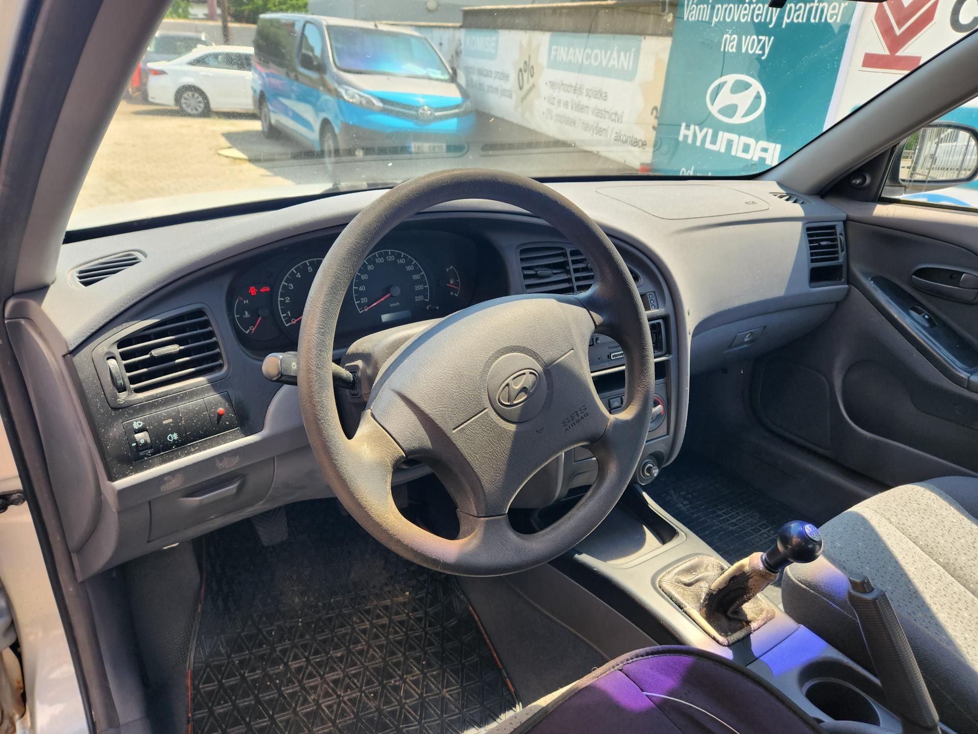 Hyundai Elantra, 1.6-ZACHOVALÝ STAV-NÍZKÉ KM - fotka 3